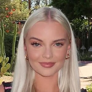 Angelika D. Kozlov Profile Picture