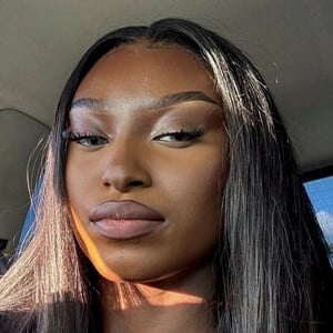 lyndaa_w Profile Picture