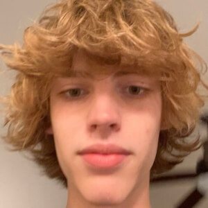 Ethan Muth - Age, Family, Bio | Famous Birthdays