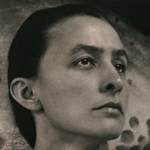 Georgia O'Keeffe - Trivia, Family, Bio | Famous Birthdays
