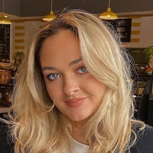 Stephanie Jakubek Payette - Age, Family, Bio | Famous Birthdays