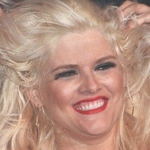 Anna Nicole Smith - Trivia, Family, Bio | Famous Birthdays