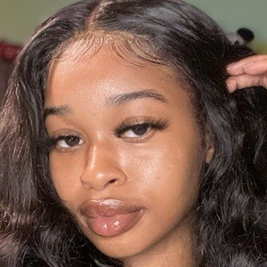 Badgyalcam - Age, Family, Bio | Famous Birthdays