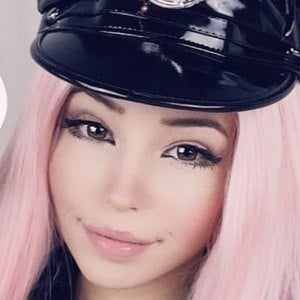 Belle Delphine (Cosplayer) - Age, Birthday, Bio, Facts, Family, Net Worth,  Height & More