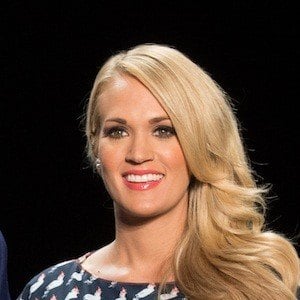 Carrie Underwood Celebrity Profile – Hollywood Life
