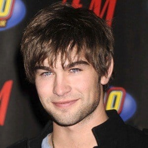Chace Crawford - Age, Family, Bio | Famous Birthdays