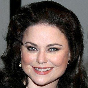 Delta Burke - Bio, Facts, Family | Famous Birthdays