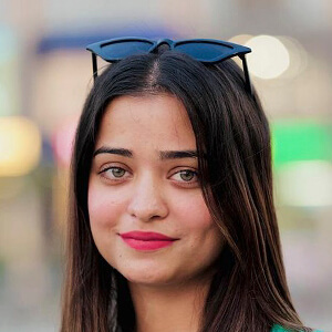 KaurPreet Headshot 5 of 6