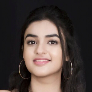 Khushi Bhardwaj Headshot 2 of 6