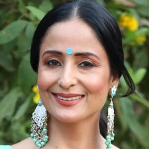 Lataa Saberwal - Age, Family, Bio | Famous Birthdays