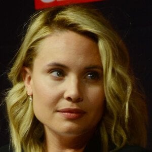 Leah Pipes - Age, Family, Bio | Famous Birthdays