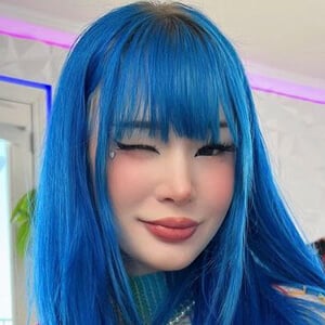 lynienicole Headshot 5 of 6