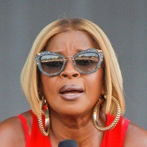 Mary J. Blige - Age, Family, Bio