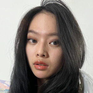 Michelle Resti Anggraini - Age, Family, Bio | Famous Birthdays