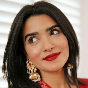 Shehzeen Rehman Headshot 4 of 6