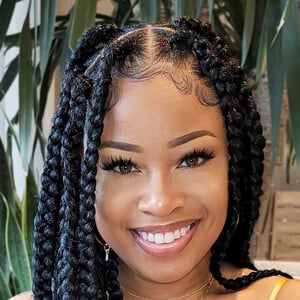 TheChicNatural - Trivia, Family, Bio | Famous Birthdays