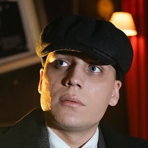 Thomas Shelby Sósia Headshot 4 of 4