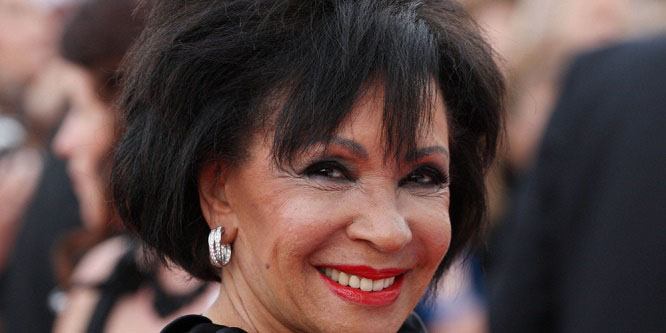 Shirley Bassey - Age, Family, Bio | Famous Birthdays