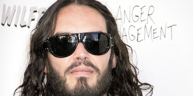 Russell Brand Biography: Facts, Childhood, Family Life & Achievements