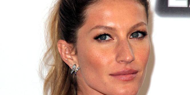 Gisele Bündchen - Age, Family, Bio | Famous Birthdays