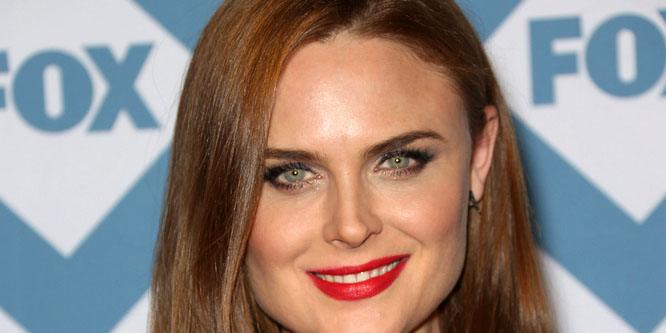 Emily Deschanel - Age, Family, Bio | Famous Birthdays