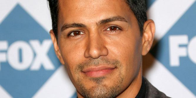 33 Facts about Jay Hernandez 