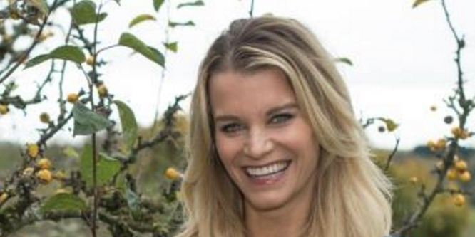 Julie Montagu - Age, Family, Bio | Famous Birthdays