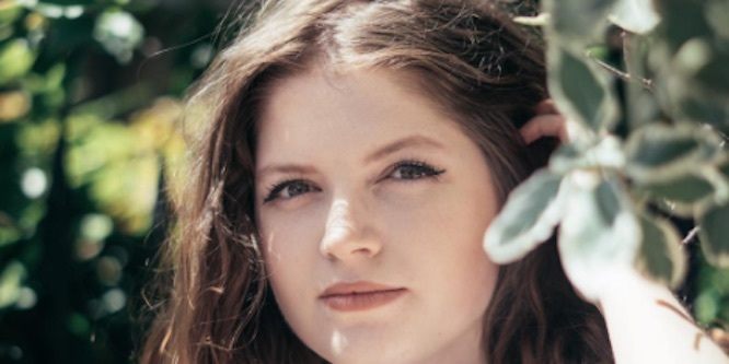 Izzie Naylor - Age, Family, Bio | Famous Birthdays