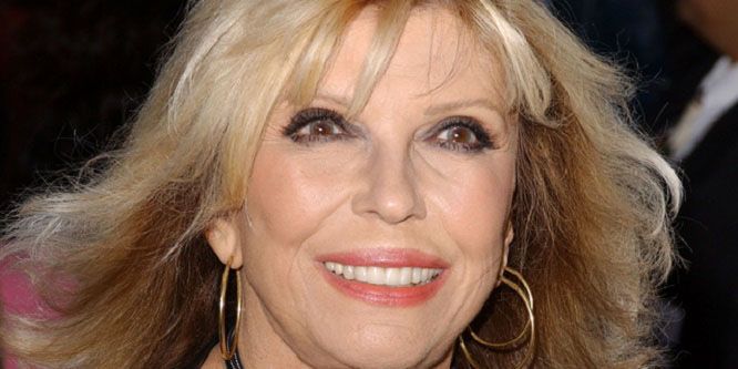 Nancy Sinatra - Age, Family, Bio | Famous Birthdays