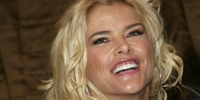 Anna Nicole Smith - Trivia, Family, Bio | Famous Birthdays