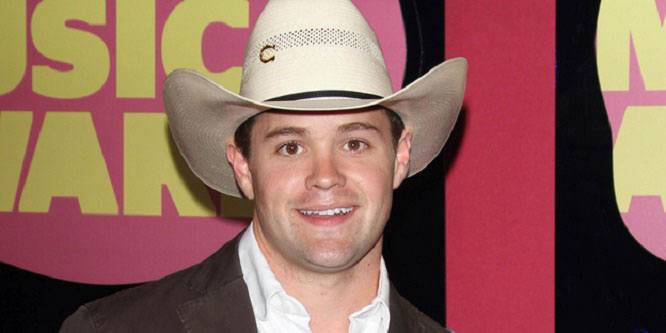 Ricky Stenhouse Jr. - Age, Family, Bio | Famous Birthdays