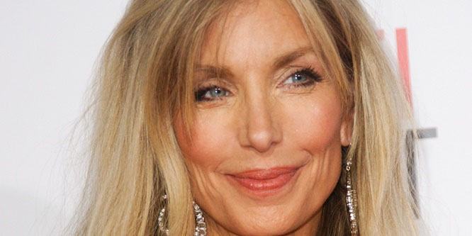 Heather Thomas - Age, Family, Bio | Famous Birthdays